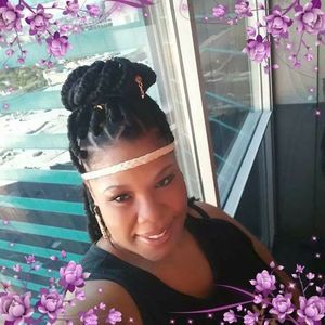 Meet your Posher, Monique